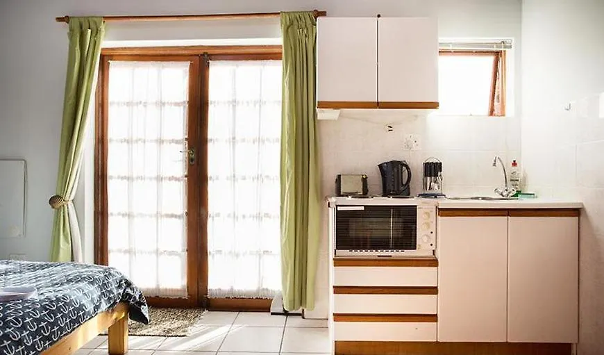 Bed And Beach Cape Town Bloubergstrand