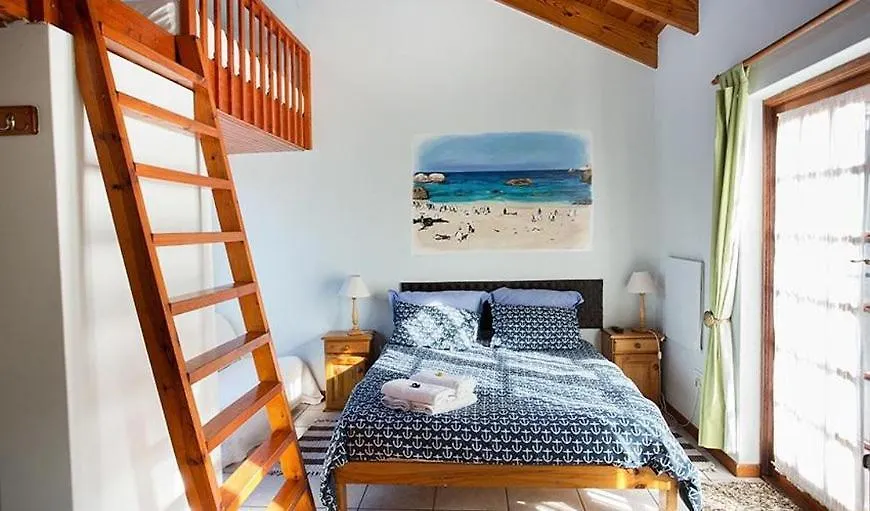 Bed And Beach Cape Town Bloubergstrand 2*,  South Africa