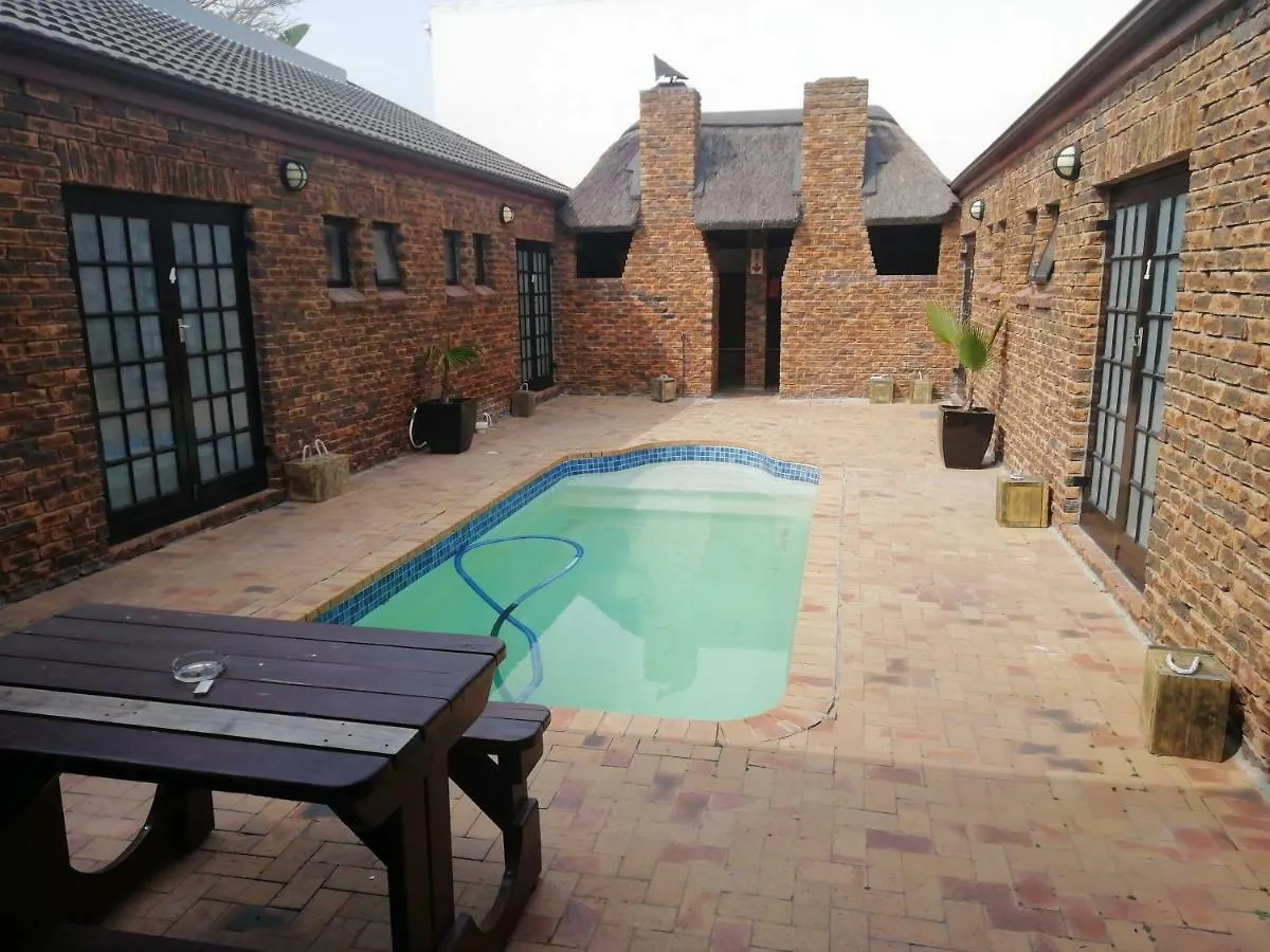 Bed And Beach Cape Town Bloubergstrand Guest house