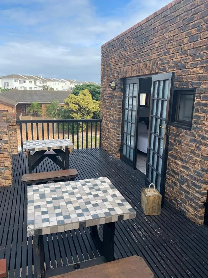 Bed And Beach Cape Town Bloubergstrand